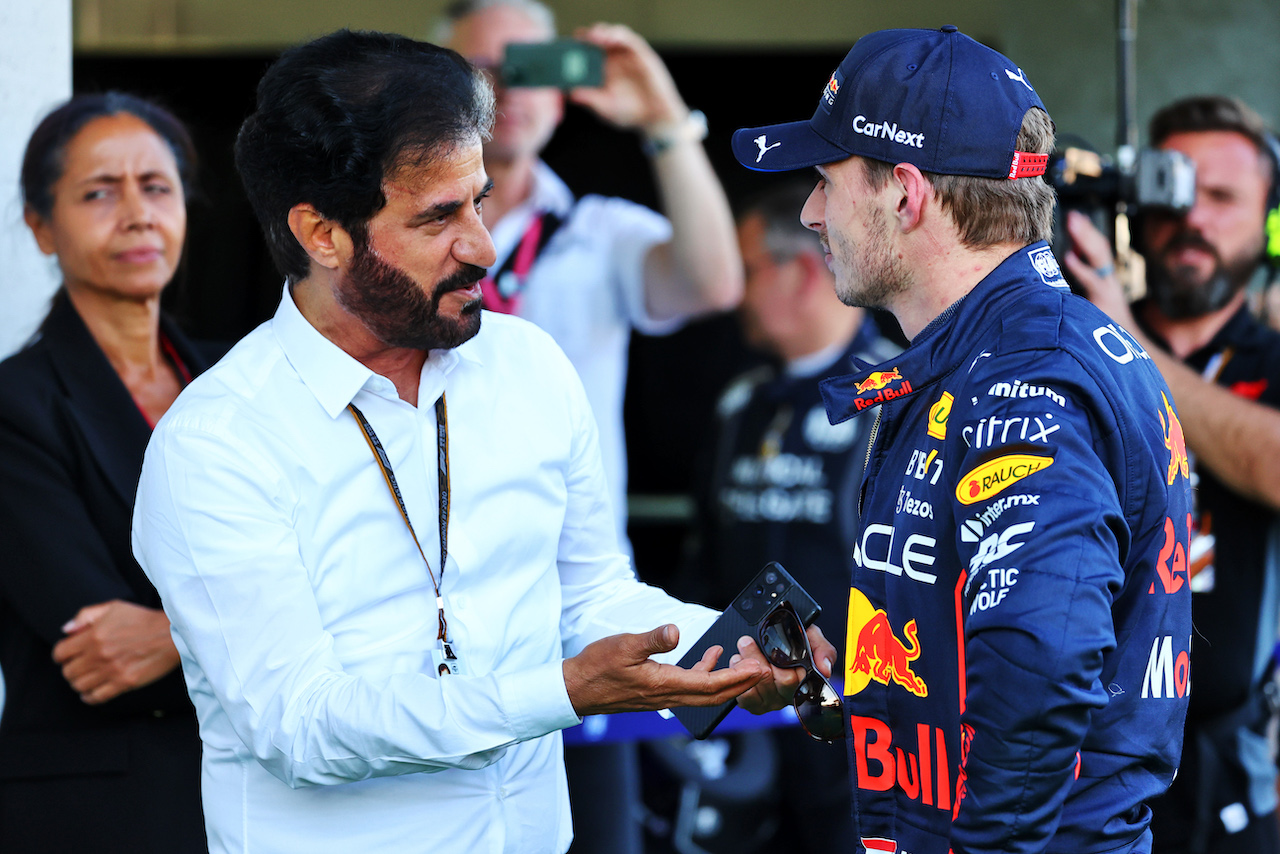 GP AUSTRIA, (L to R): Mohammed Bin Sulayem (UAE) FIA President in qualifying parc ferme with Max Verstappen (NLD) Red Bull Racing.
08.07.2022. Formula 1 World Championship, Rd 11, Austrian Grand Prix, Spielberg, Austria, Qualifiche Day.
- www.xpbimages.com, EMail: requests@xpbimages.com © Copyright: Batchelor / XPB Images