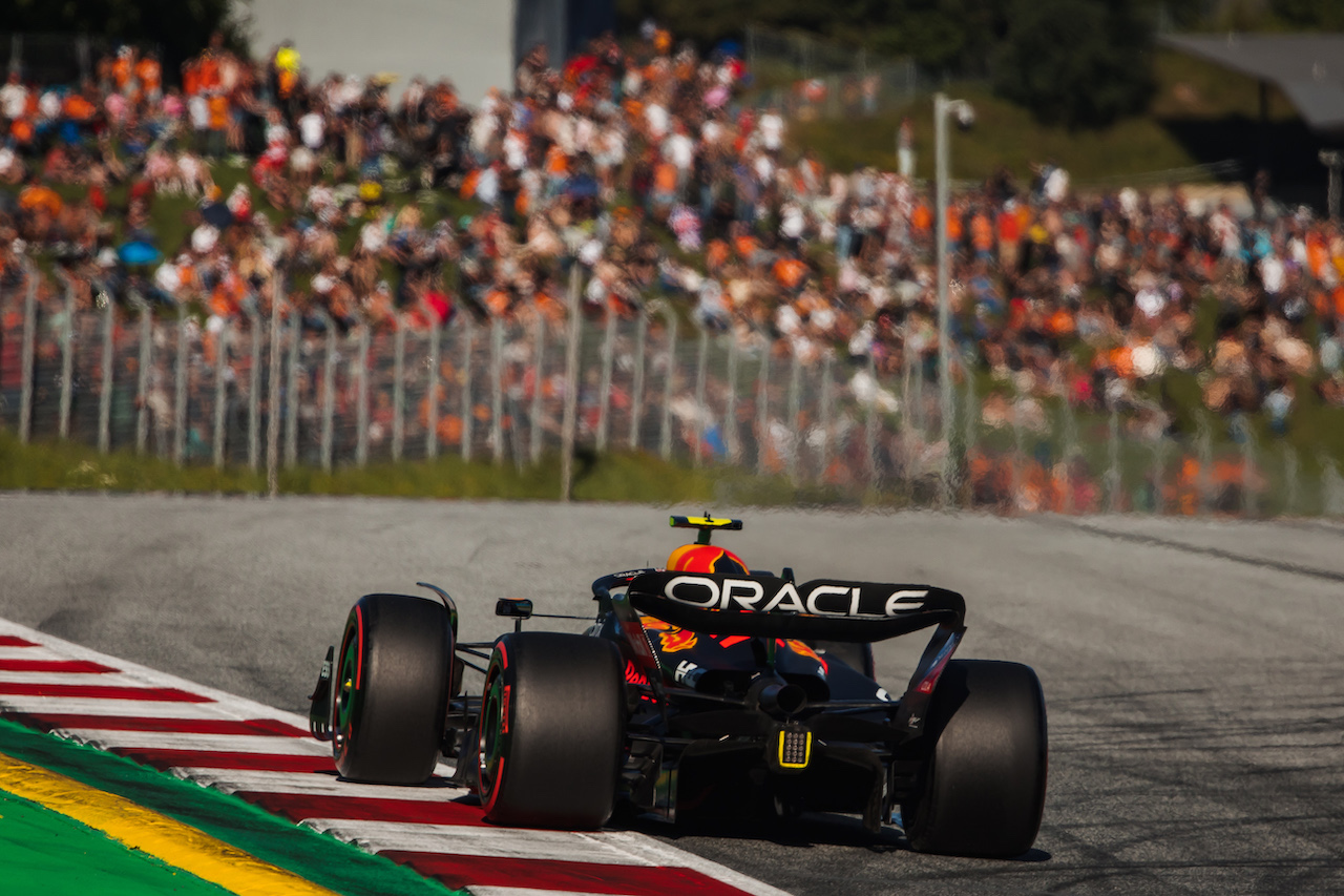 GP AUSTRIA, Sergio Perez (MEX) Red Bull Racing RB18.
08.07.2022. Formula 1 World Championship, Rd 11, Austrian Grand Prix, Spielberg, Austria, Qualifiche Day.
- www.xpbimages.com, EMail: requests@xpbimages.com © Copyright: Bearne / XPB Images