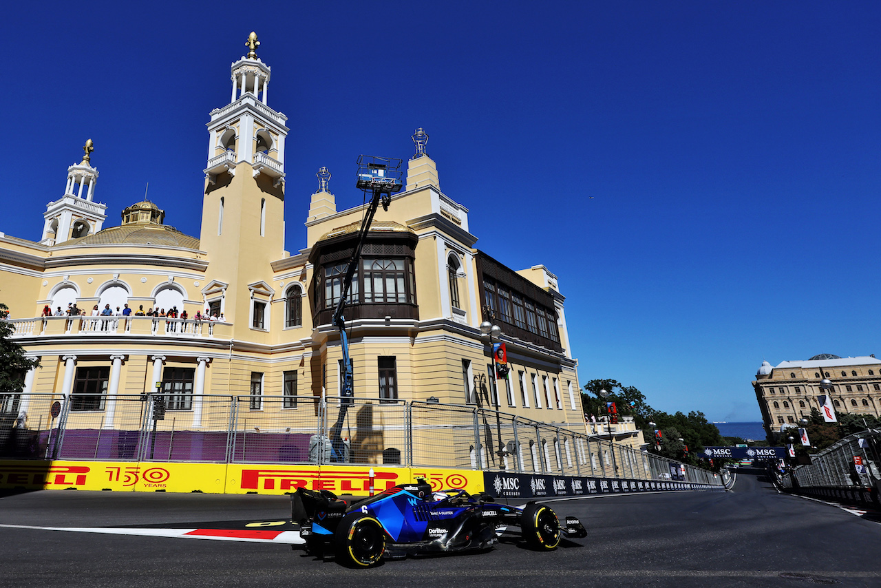 GP AZERBAIJAN, Nicholas Latifi (CDN) Williams Racing FW44.
12.06.2022. Formula 1 World Championship, Rd 8, Azerbaijan Grand Prix, Baku Street Circuit, Azerbaijan, Gara Day.
- www.xpbimages.com, EMail: requests@xpbimages.com © Copyright: Bearne / XPB Images