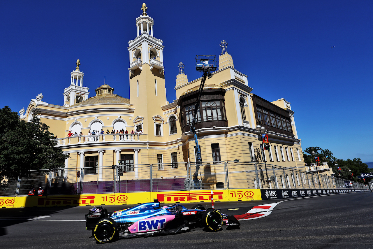 GP AZERBAIJAN, Fernando Alonso (ESP) Alpine F1 Team A522.
12.06.2022. Formula 1 World Championship, Rd 8, Azerbaijan Grand Prix, Baku Street Circuit, Azerbaijan, Gara Day.
- www.xpbimages.com, EMail: requests@xpbimages.com © Copyright: Bearne / XPB Images