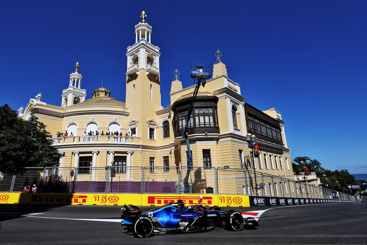 GP AZERBAIJAN, Alexander Albon (THA) Williams Racing FW44.
12.06.2022. Formula 1 World Championship, Rd 8, Azerbaijan Grand Prix, Baku Street Circuit, Azerbaijan, Gara Day.
- www.xpbimages.com, EMail: requests@xpbimages.com © Copyright: Bearne / XPB Images