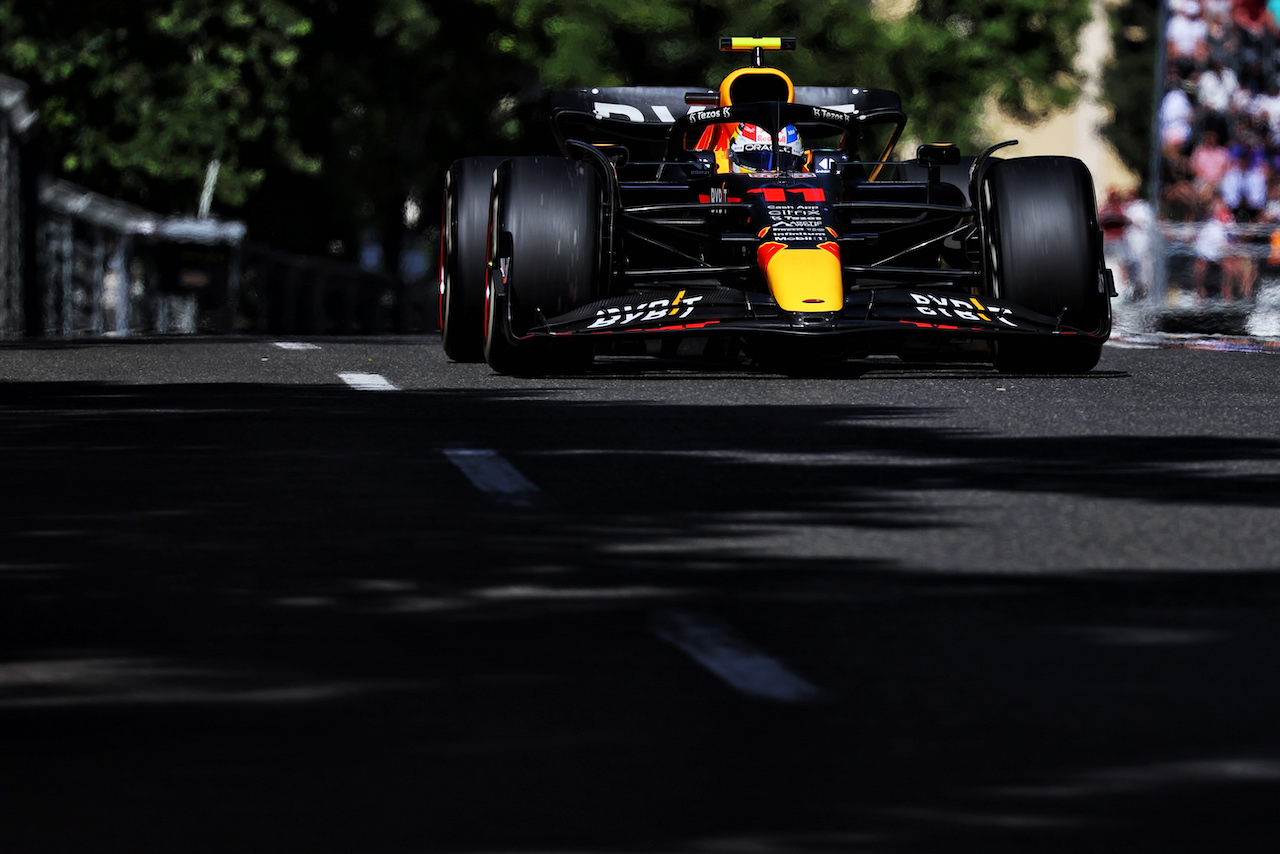 GP AZERBAIJAN, Sergio Perez (MEX) Red Bull Racing RB18.
12.06.2022. Formula 1 World Championship, Rd 8, Azerbaijan Grand Prix, Baku Street Circuit, Azerbaijan, Gara Day.
- www.xpbimages.com, EMail: requests@xpbimages.com © Copyright: Bearne / XPB Images