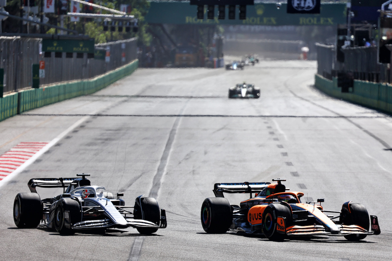 GP AZERBAIJAN, Pierre Gasly (FRA) AlphaTauri AT03 e Daniel Ricciardo (AUS) McLaren MCL36 battle for position.
12.06.2022. Formula 1 World Championship, Rd 8, Azerbaijan Grand Prix, Baku Street Circuit, Azerbaijan, Gara Day.
- www.xpbimages.com, EMail: requests@xpbimages.com © Copyright: Batchelor / XPB Images