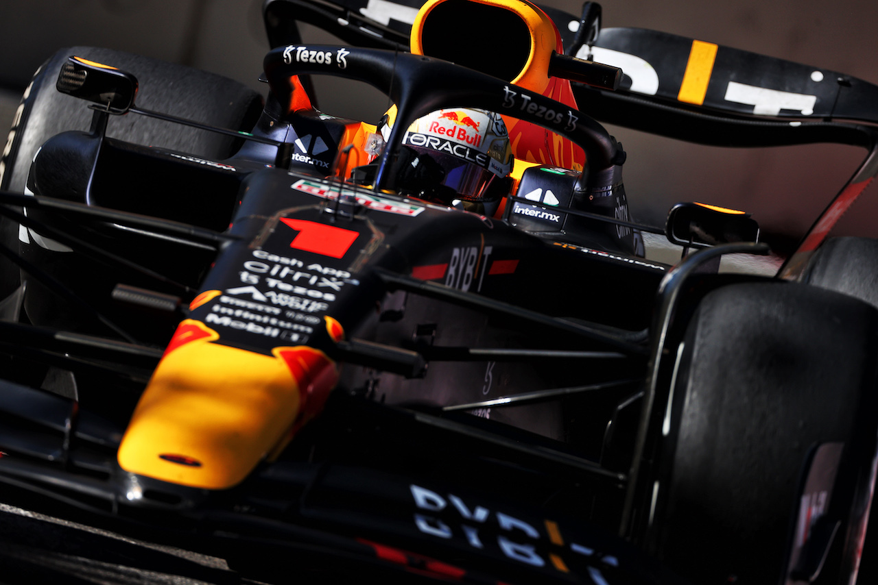 GP AZERBAIJAN, Max Verstappen (NLD) Red Bull Racing RB18.
12.06.2022. Formula 1 World Championship, Rd 8, Azerbaijan Grand Prix, Baku Street Circuit, Azerbaijan, Gara Day.
 - www.xpbimages.com, EMail: requests@xpbimages.com © Copyright: Coates / XPB Images