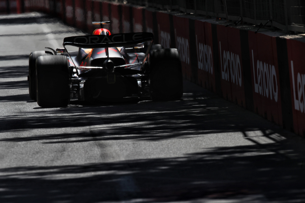 GP AZERBAIJAN, Max Verstappen (NLD) Red Bull Racing RB18.
12.06.2022. Formula 1 World Championship, Rd 8, Azerbaijan Grand Prix, Baku Street Circuit, Azerbaijan, Gara Day.
 - www.xpbimages.com, EMail: requests@xpbimages.com © Copyright: Coates / XPB Images