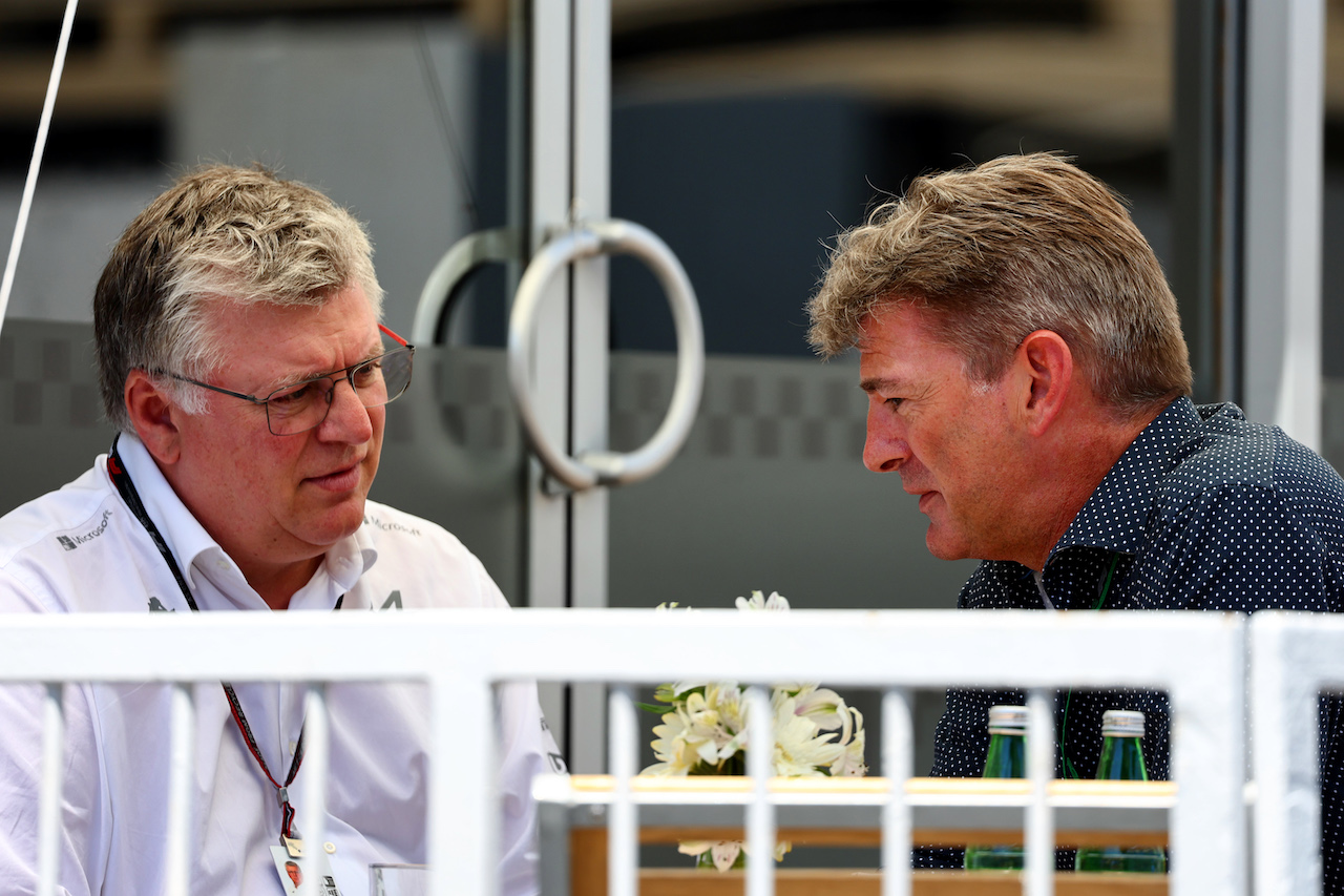 GP AZERBAIJAN, (L to R): Otmar Szafnauer (USA) Alpine F1 Team, Team Principal with Graeme Lowdon (GBR).
12.06.2022. Formula 1 World Championship, Rd 8, Azerbaijan Grand Prix, Baku Street Circuit, Azerbaijan, Gara Day.
- www.xpbimages.com, EMail: requests@xpbimages.com © Copyright: Batchelor / XPB Images