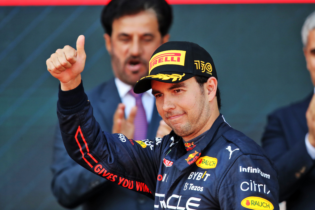 GP AZERBAIJAN, Sergio Perez (MEX) Red Bull Racing celebrates his second position on the podium.
12.06.2022. Formula 1 World Championship, Rd 8, Azerbaijan Grand Prix, Baku Street Circuit, Azerbaijan, Gara Day.
 - www.xpbimages.com, EMail: requests@xpbimages.com © Copyright: Coates / XPB Images