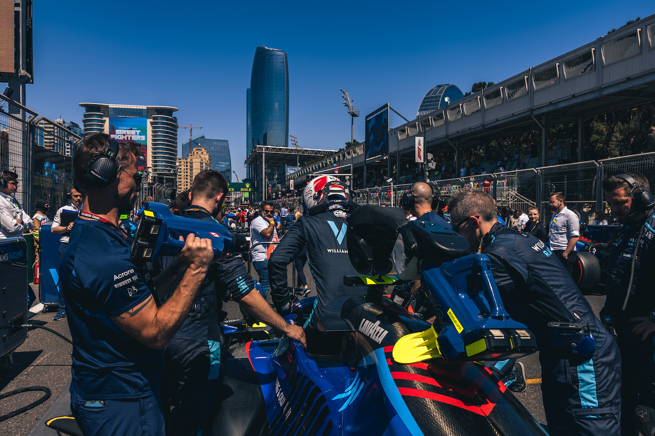 GP AZERBAIJAN, Nicholas Latifi (CDN) Williams Racing FW44 on the grid.
12.06.2022. Formula 1 World Championship, Rd 8, Azerbaijan Grand Prix, Baku Street Circuit, Azerbaijan, Gara Day.
- www.xpbimages.com, EMail: requests@xpbimages.com © Copyright: Bearne / XPB Images