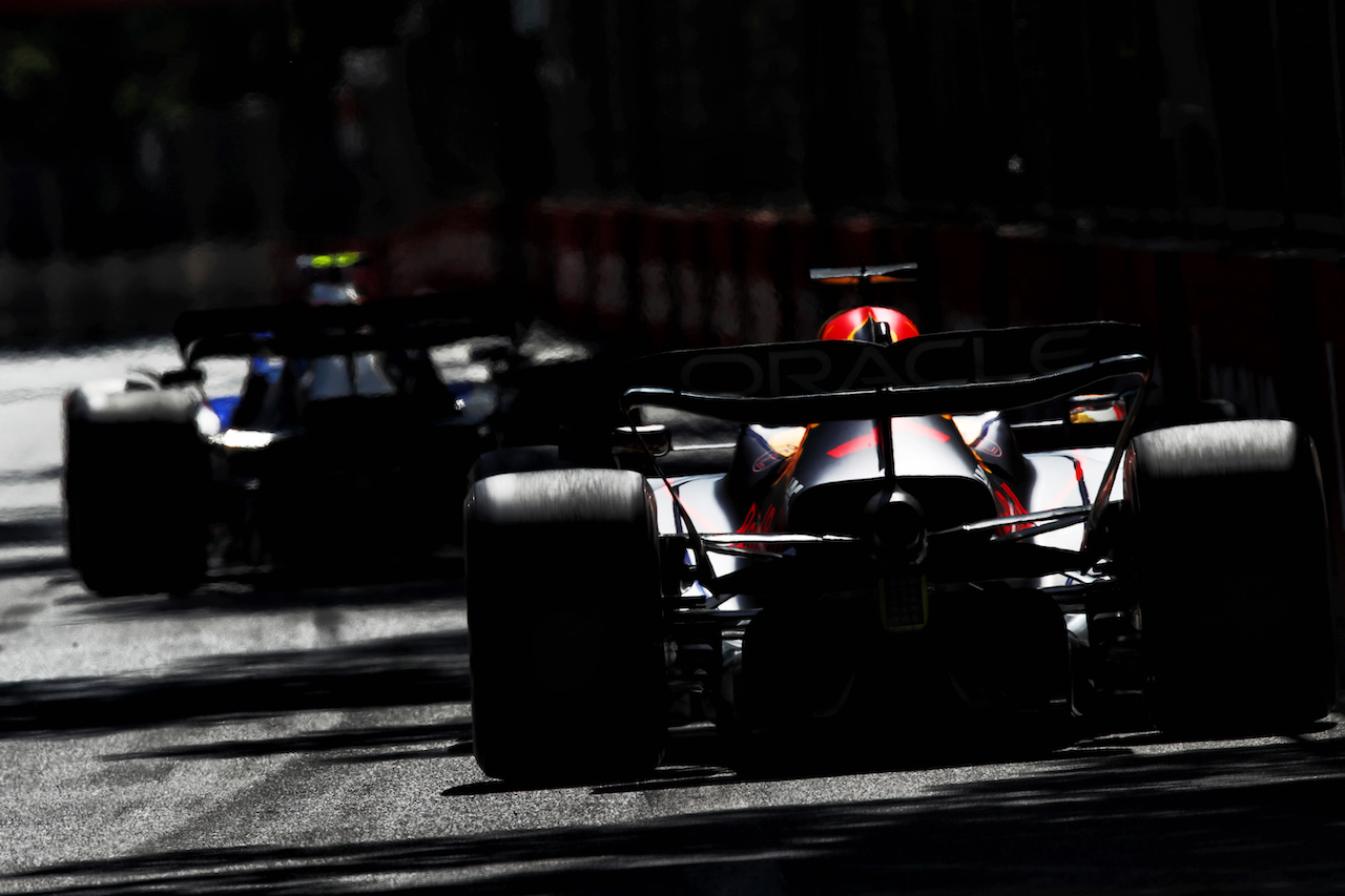 GP AZERBAIJAN, Max Verstappen (NLD) Red Bull Racing RB18.
12.06.2022. Formula 1 World Championship, Rd 8, Azerbaijan Grand Prix, Baku Street Circuit, Azerbaijan, Gara Day.
 - www.xpbimages.com, EMail: requests@xpbimages.com © Copyright: Coates / XPB Images