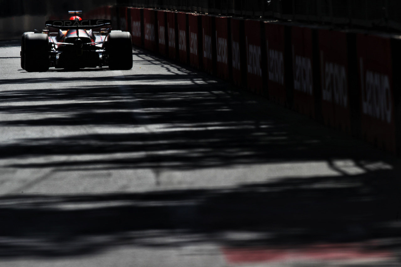 GP AZERBAIJAN, Max Verstappen (NLD) Red Bull Racing RB18.
12.06.2022. Formula 1 World Championship, Rd 8, Azerbaijan Grand Prix, Baku Street Circuit, Azerbaijan, Gara Day.
 - www.xpbimages.com, EMail: requests@xpbimages.com © Copyright: Coates / XPB Images