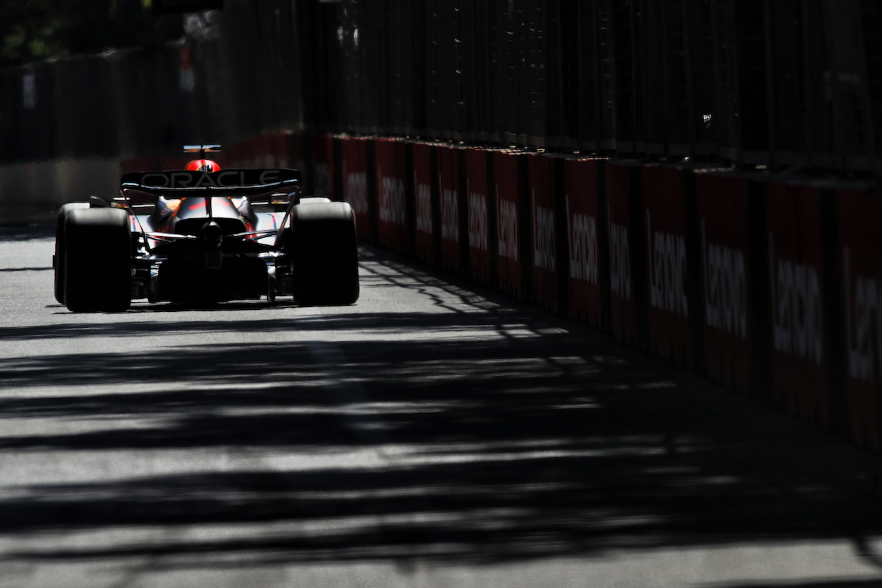 GP AZERBAIJAN, Max Verstappen (NLD) Red Bull Racing RB18.
12.06.2022. Formula 1 World Championship, Rd 8, Azerbaijan Grand Prix, Baku Street Circuit, Azerbaijan, Gara Day.
 - www.xpbimages.com, EMail: requests@xpbimages.com © Copyright: Coates / XPB Images