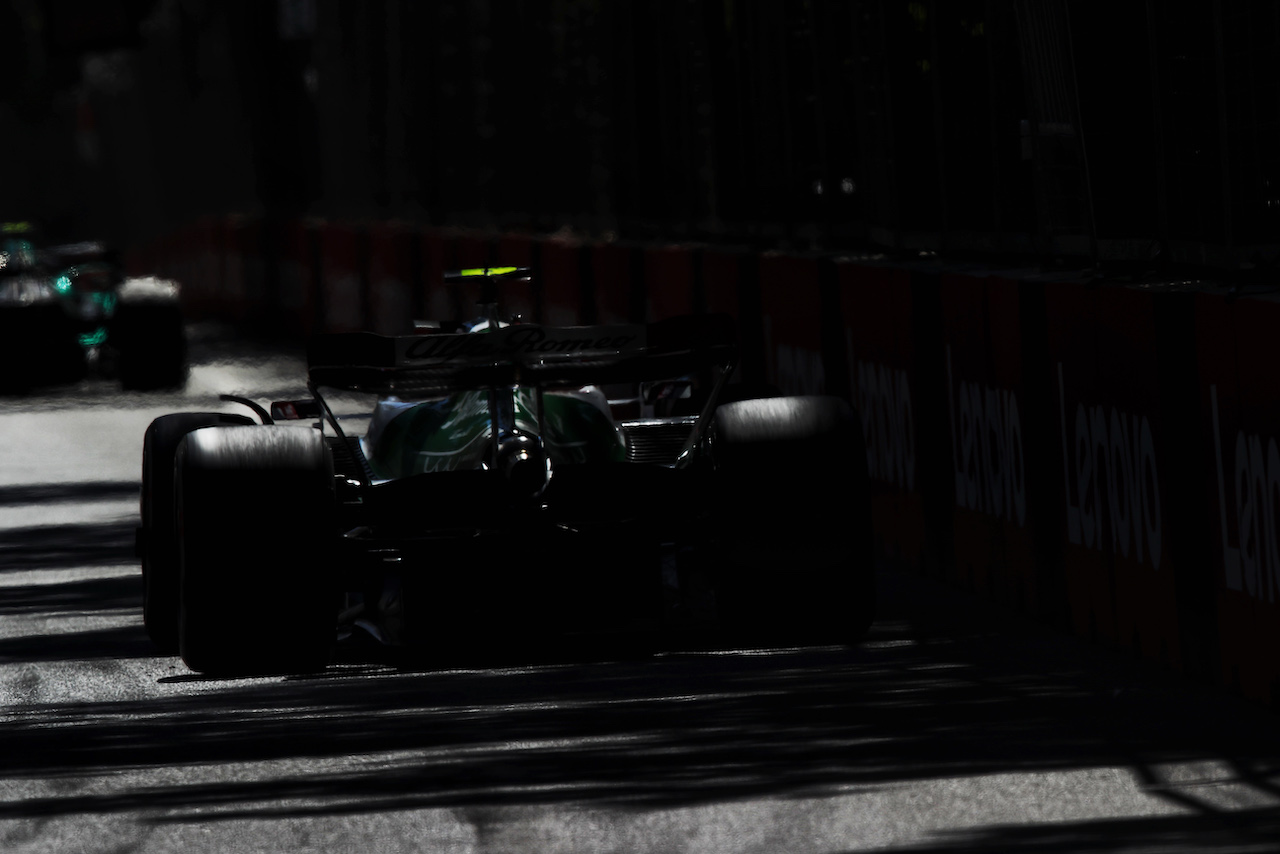 GP AZERBAIJAN, Guanyu Zhou (CHN) Alfa Romeo F1 Team C42.
12.06.2022. Formula 1 World Championship, Rd 8, Azerbaijan Grand Prix, Baku Street Circuit, Azerbaijan, Gara Day.
 - www.xpbimages.com, EMail: requests@xpbimages.com © Copyright: Coates / XPB Images
