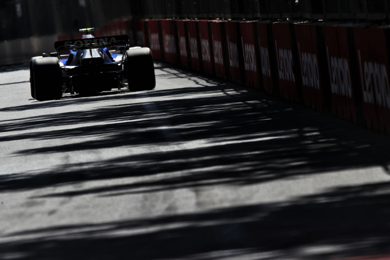 GP AZERBAIJAN, Nicholas Latifi (CDN) Williams Racing FW44.
12.06.2022. Formula 1 World Championship, Rd 8, Azerbaijan Grand Prix, Baku Street Circuit, Azerbaijan, Gara Day.
 - www.xpbimages.com, EMail: requests@xpbimages.com © Copyright: Coates / XPB Images