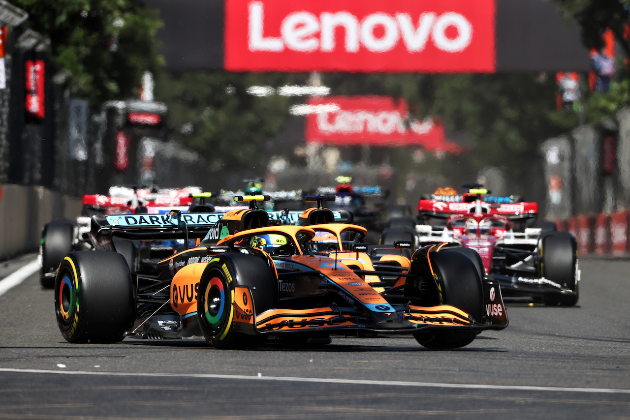 GP AZERBAIJAN, Lando Norris (GBR) McLaren MCL36 at the partenza of the race.
12.06.2022. Formula 1 World Championship, Rd 8, Azerbaijan Grand Prix, Baku Street Circuit, Azerbaijan, Gara Day.
- www.xpbimages.com, EMail: requests@xpbimages.com © Copyright: Charniaux / XPB Images