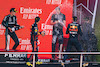 GP AZERBAIJAN, The podium (L to R): George Russell (GBR) Mercedes AMG F1, third; Sergio Perez (MEX) Red Bull Racing, second; Tom Hart (GBR) Red Bull Racing Performance Engineer; Max Verstappen (NLD) Red Bull Racing, vincitore.
12.06.2022. Formula 1 World Championship, Rd 8, Azerbaijan Grand Prix, Baku Street Circuit, Azerbaijan, Gara Day.
- www.xpbimages.com, EMail: requests@xpbimages.com © Copyright: Bearne / XPB Images