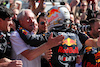 GP AZERBAIJAN, Gara winner Max Verstappen (NLD) Red Bull Racing celebrates with Dr Helmut Marko (AUT) Red Bull Motorsport Consultant e the team in parc ferme.
12.06.2022. Formula 1 World Championship, Rd 8, Azerbaijan Grand Prix, Baku Street Circuit, Azerbaijan, Gara Day.
 - www.xpbimages.com, EMail: requests@xpbimages.com © Copyright: Coates / XPB Images