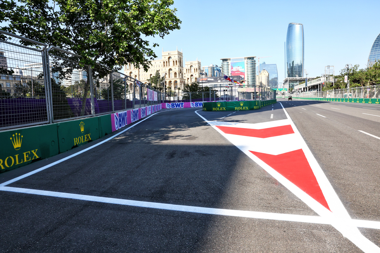 GP AZERBAIJAN, Pit lane entrance reprofiled.
09.06.2022. Formula 1 World Championship, Rd 8, Azerbaijan Grand Prix, Baku Street Circuit, Azerbaijan, Preparation Day.
- www.xpbimages.com, EMail: requests@xpbimages.com © Copyright: Batchelor / XPB Images