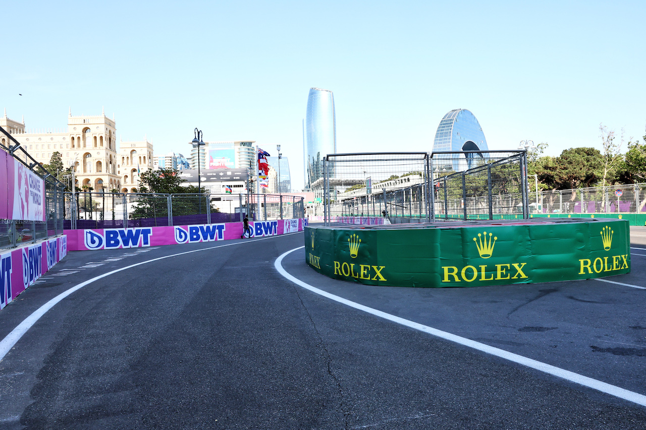 GP AZERBAIJAN, Pit lane entrance reprofiled.
09.06.2022. Formula 1 World Championship, Rd 8, Azerbaijan Grand Prix, Baku Street Circuit, Azerbaijan, Preparation Day.
- www.xpbimages.com, EMail: requests@xpbimages.com © Copyright: Batchelor / XPB Images
