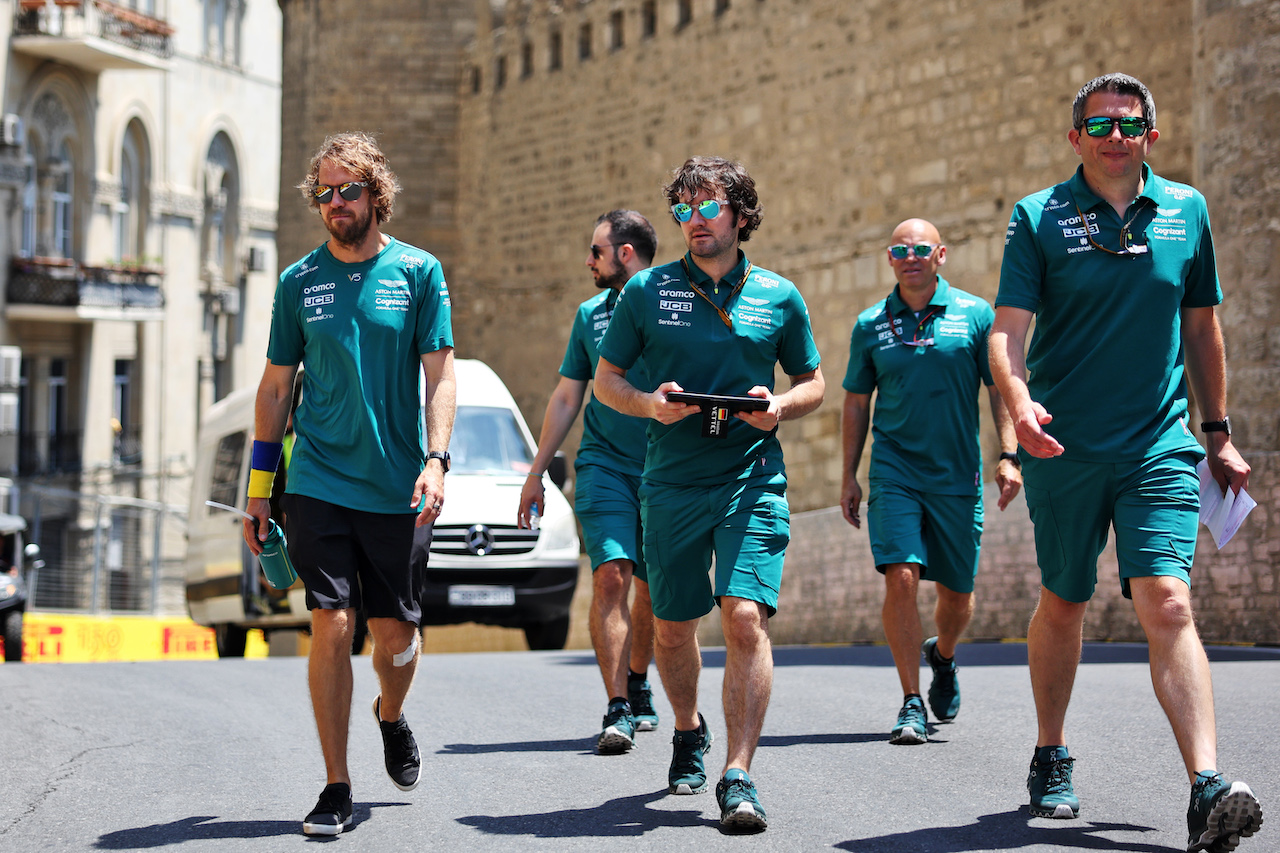 GP AZERBAIJAN, Sebastian Vettel (GER) Aston Martin F1 Team walks the circuit with the team.
09.06.2022. Formula 1 World Championship, Rd 8, Azerbaijan Grand Prix, Baku Street Circuit, Azerbaijan, Preparation Day.
- www.xpbimages.com, EMail: requests@xpbimages.com © Copyright: Bearne / XPB Images