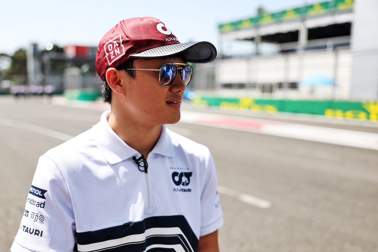 GP AZERBAIJAN, Yuki Tsunoda (JPN) AlphaTauri walks the circuit.
09.06.2022. Formula 1 World Championship, Rd 8, Azerbaijan Grand Prix, Baku Street Circuit, Azerbaijan, Preparation Day.
- www.xpbimages.com, EMail: requests@xpbimages.com © Copyright: Bearne / XPB Images