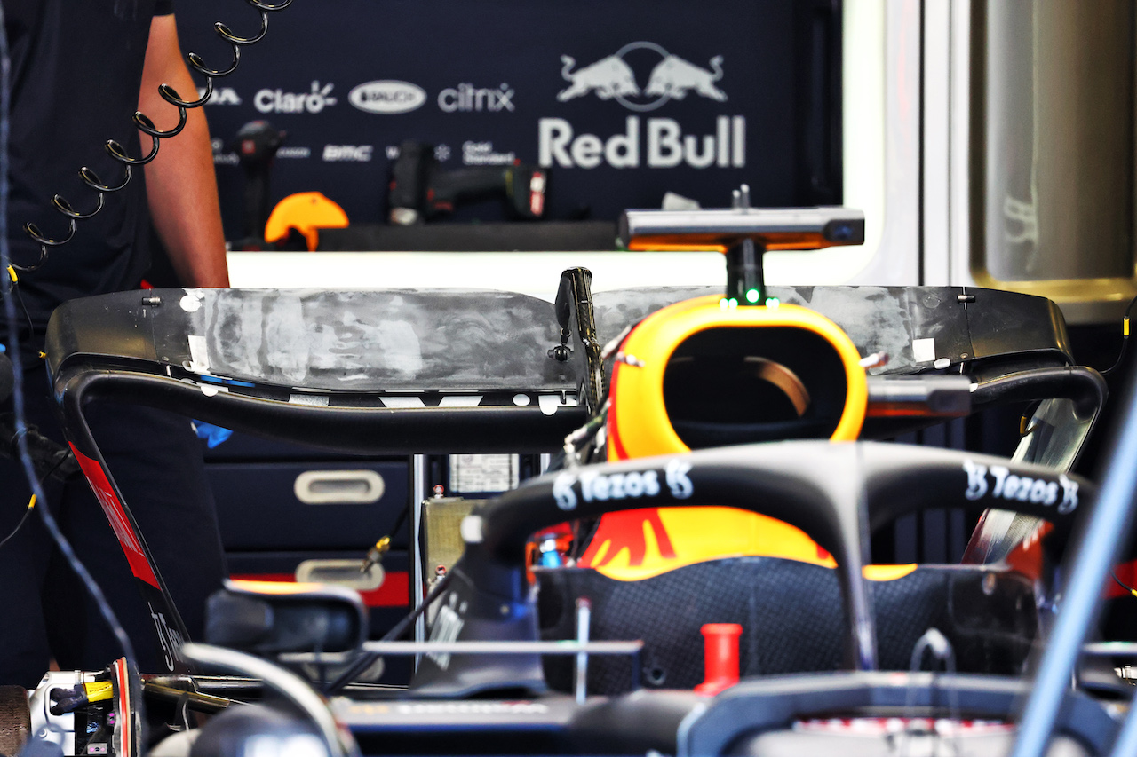GP AZERBAIJAN, Max Verstappen (NLD) Red Bull Racing RB18 - rear wing.
11.06.2022. Formula 1 World Championship, Rd 8, Azerbaijan Grand Prix, Baku Street Circuit, Azerbaijan, Qualifiche Day.
- www.xpbimages.com, EMail: requests@xpbimages.com © Copyright: Batchelor / XPB Images