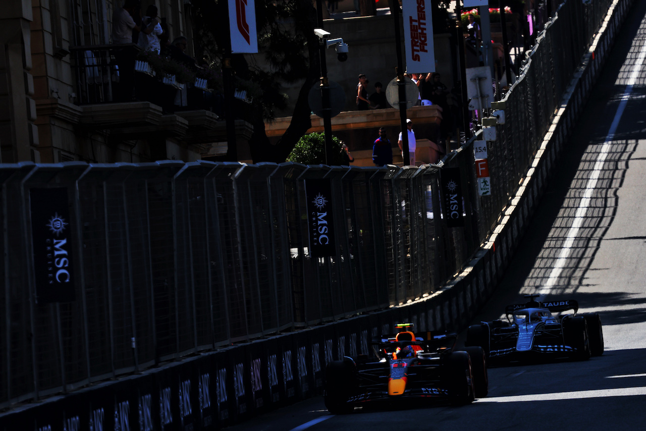 GP AZERBAIJAN, Sergio Perez (MEX) Red Bull Racing RB18.
11.06.2022. Formula 1 World Championship, Rd 8, Azerbaijan Grand Prix, Baku Street Circuit, Azerbaijan, Qualifiche Day.
- www.xpbimages.com, EMail: requests@xpbimages.com © Copyright: Batchelor / XPB Images