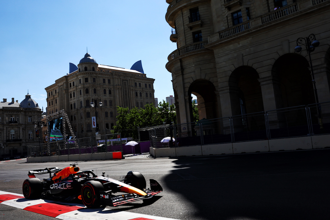 GP AZERBAIJAN, Max Verstappen (NLD) Red Bull Racing RB18.
11.06.2022. Formula 1 World Championship, Rd 8, Azerbaijan Grand Prix, Baku Street Circuit, Azerbaijan, Qualifiche Day.
- www.xpbimages.com, EMail: requests@xpbimages.com © Copyright: Batchelor / XPB Images