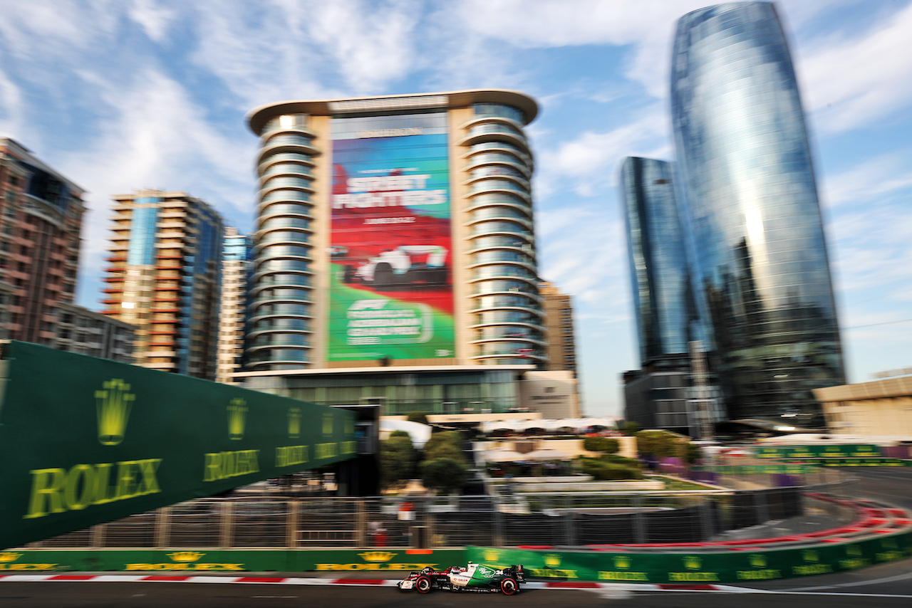 GP AZERBAIJAN, Guanyu Zhou (CHN) Alfa Romeo F1 Team C42.
11.06.2022. Formula 1 World Championship, Rd 8, Azerbaijan Grand Prix, Baku Street Circuit, Azerbaijan, Qualifiche Day.
 - www.xpbimages.com, EMail: requests@xpbimages.com © Copyright: Coates / XPB Images