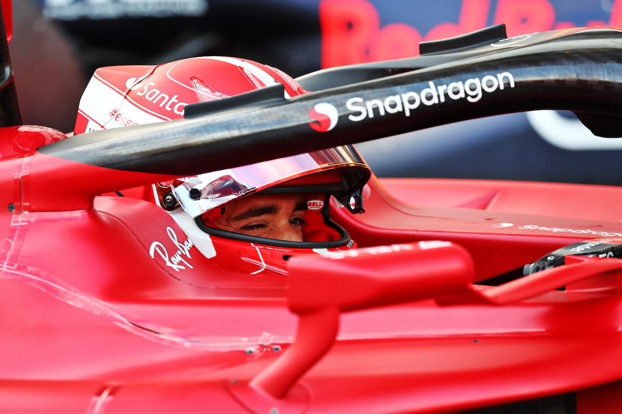 GP AZERBAIJAN, Charles Leclerc (MON) Ferrari F1-75 celebrates his pole position in qualifying parc ferme.
11.06.2022. Formula 1 World Championship, Rd 8, Azerbaijan Grand Prix, Baku Street Circuit, Azerbaijan, Qualifiche Day.
- www.xpbimages.com, EMail: requests@xpbimages.com © Copyright: Batchelor / XPB Images