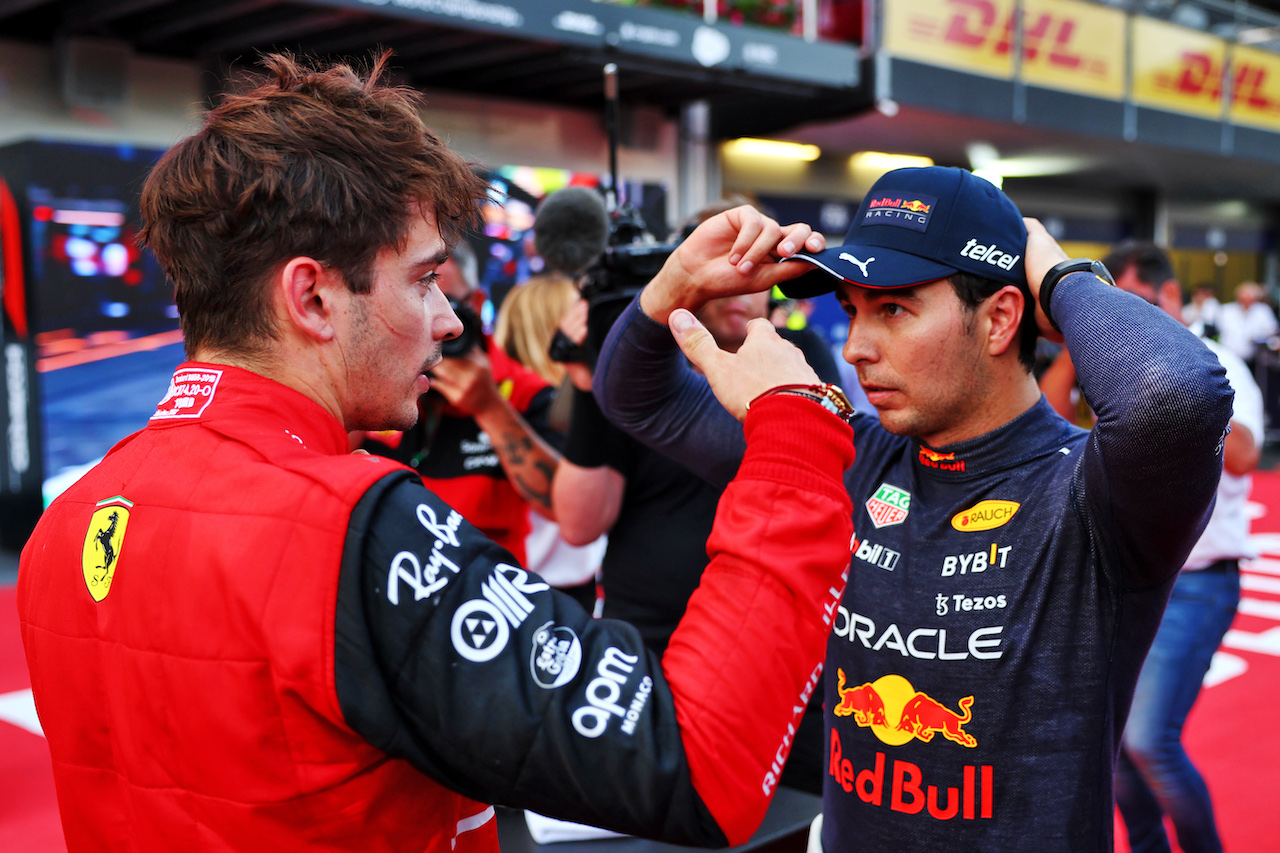 GP AZERBAIJAN, (L to R): Pole sitter Charles Leclerc (MON) Ferrari in qualifying parc ferme with second placed Sergio Perez (MEX) Red Bull Racing.
11.06.2022. Formula 1 World Championship, Rd 8, Azerbaijan Grand Prix, Baku Street Circuit, Azerbaijan, Qualifiche Day.
- www.xpbimages.com, EMail: requests@xpbimages.com © Copyright: Batchelor / XPB Images