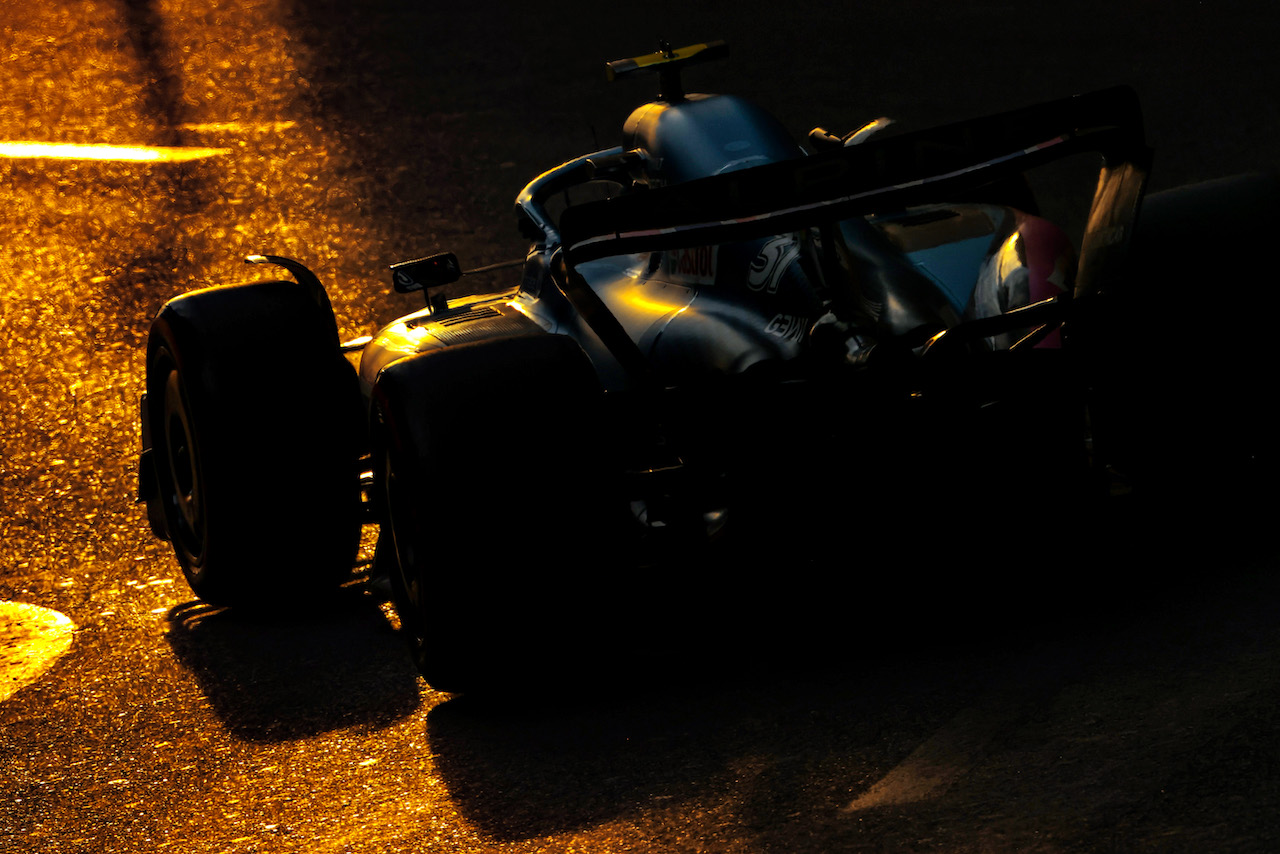 GP AZERBAIJAN, Esteban Ocon (FRA), Alpine F1 Team 
11.06.2022. Formula 1 World Championship, Rd 8, Azerbaijan Grand Prix, Baku Street Circuit, Azerbaijan, Qualifiche Day.
- www.xpbimages.com, EMail: requests@xpbimages.com ¬© Copyright: Charniaux / XPB Images
