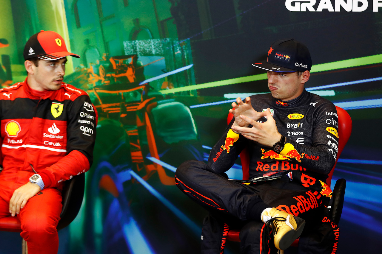 GP AZERBAIJAN, (L to R): Charles Leclerc (MON) Ferrari e Max Verstappen (NLD) Red Bull Racing in the post qualifying FIA Press Conference.
11.06.2022. Formula 1 World Championship, Rd 8, Azerbaijan Grand Prix, Baku Street Circuit, Azerbaijan, Qualifiche Day.
- www.xpbimages.com, EMail: requests@xpbimages.com © Copyright: XPB Images