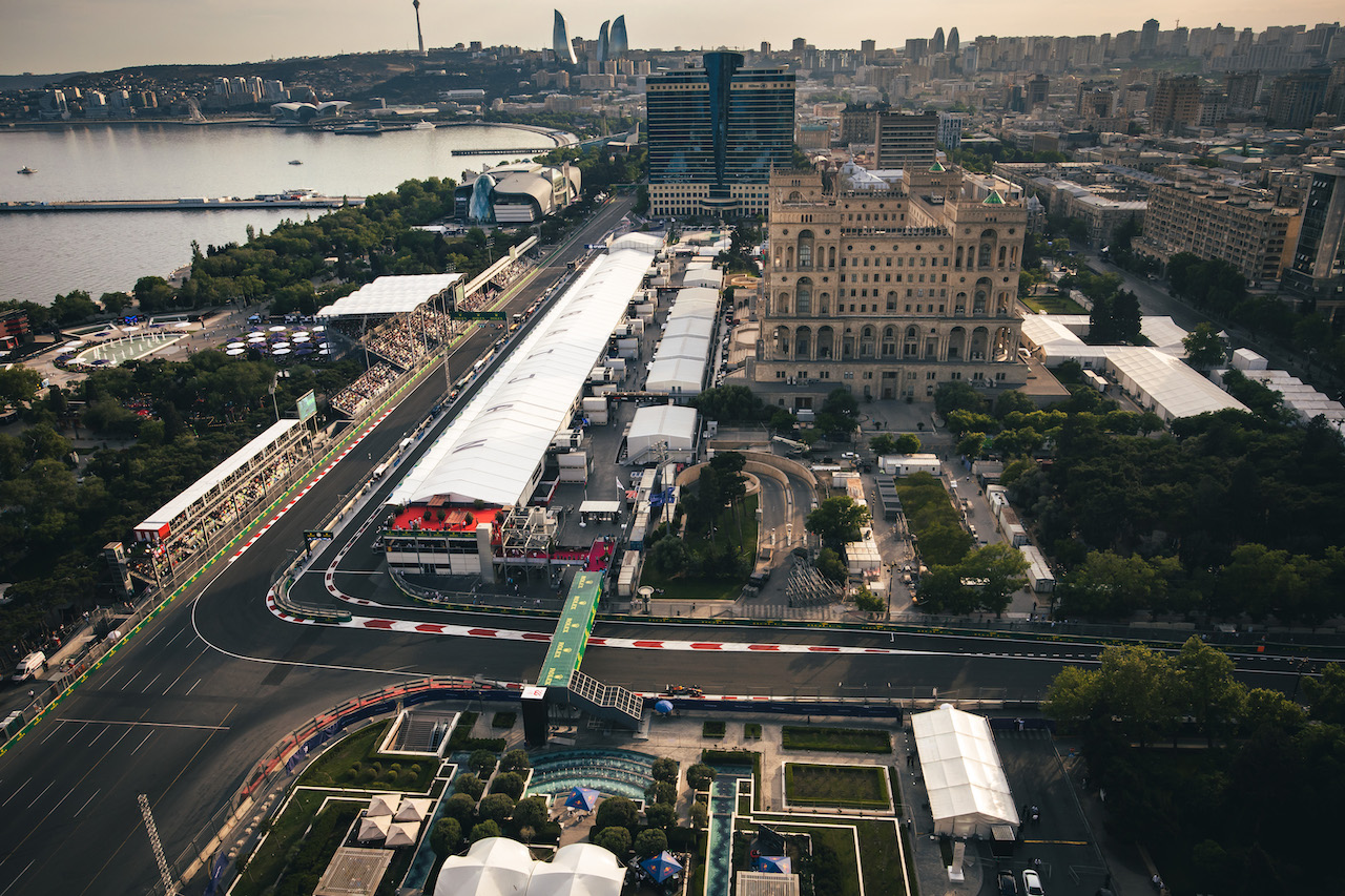 GP AZERBAIJAN, Sergio Perez (MEX) Red Bull Racing RB18.
11.06.2022. Formula 1 World Championship, Rd 8, Azerbaijan Grand Prix, Baku Street Circuit, Azerbaijan, Qualifiche Day.
- www.xpbimages.com, EMail: requests@xpbimages.com © Copyright: Bearne / XPB Images