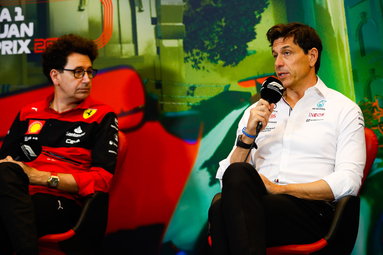 GP AZERBAIJAN, (L to R): Mattia Binotto (ITA) Ferrari Team Principal e Toto Wolff (GER) Mercedes AMG F1 Shareholder e Executive Director in the FIA Press Conference.
11.06.2022. Formula 1 World Championship, Rd 8, Azerbaijan Grand Prix, Baku Street Circuit, Azerbaijan, Qualifiche Day.
- www.xpbimages.com, EMail: requests@xpbimages.com © Copyright: XPB Images