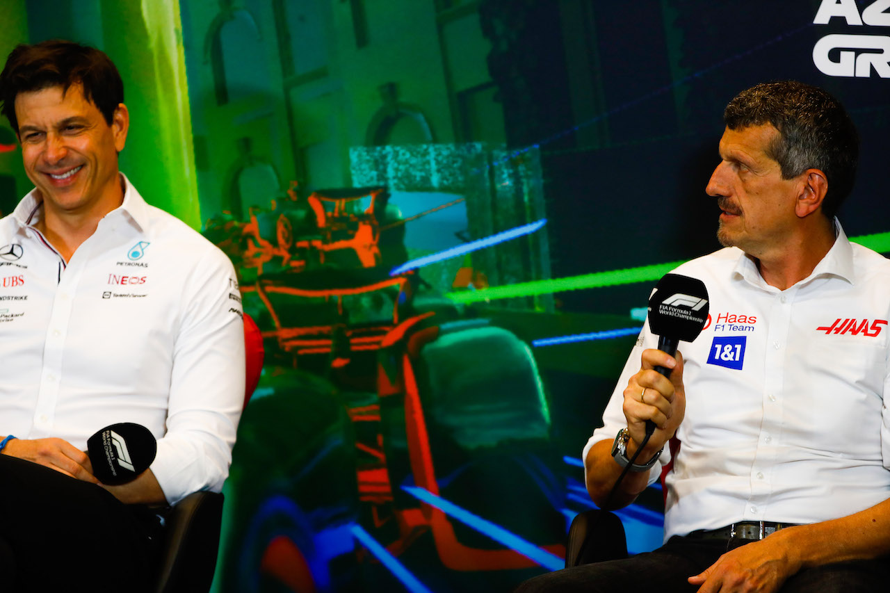 GP AZERBAIJAN, (L to R): Toto Wolff (GER) Mercedes AMG F1 Shareholder e Executive Director e Guenther Steiner (ITA) Haas F1 Team Prinicipal in the FIA Press Conference.
11.06.2022. Formula 1 World Championship, Rd 8, Azerbaijan Grand Prix, Baku Street Circuit, Azerbaijan, Qualifiche Day.
- www.xpbimages.com, EMail: requests@xpbimages.com © Copyright: XPB Images