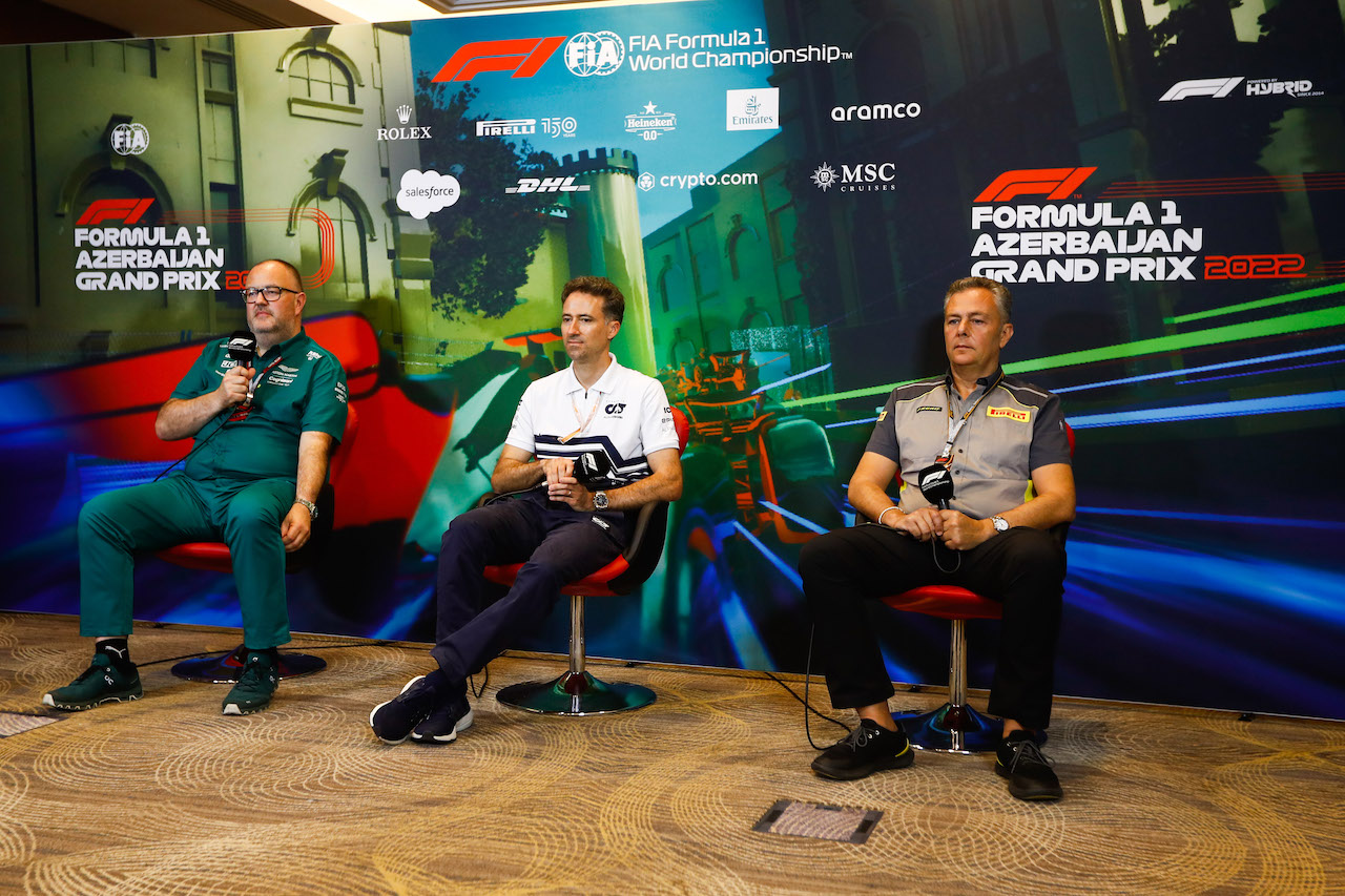 GP AZERBAIJAN, (L to R): Tom McCullough (GBR) Aston Martin F1 Team Performance Director; Guillaume Dezoteux (ITA) AlphaTauri Head Of Vehicle Performance; e Mario Isola (ITA) Pirelli Racing Manager, in the FIA Press Conference.
11.06.2022. Formula 1 World Championship, Rd 8, Azerbaijan Grand Prix, Baku Street Circuit, Azerbaijan, Qualifiche Day.
- www.xpbimages.com, EMail: requests@xpbimages.com © Copyright: XPB Images