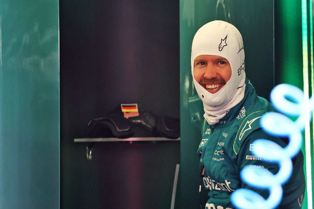 GP AZERBAIJAN, Sebastian Vettel (GER) Aston Martin F1 Team.
10.06.2022. Formula 1 World Championship, Rd 8, Azerbaijan Grand Prix, Baku Street Circuit, Azerbaijan, Practice Day.
- www.xpbimages.com, EMail: requests@xpbimages.com © Copyright: Batchelor / XPB Images