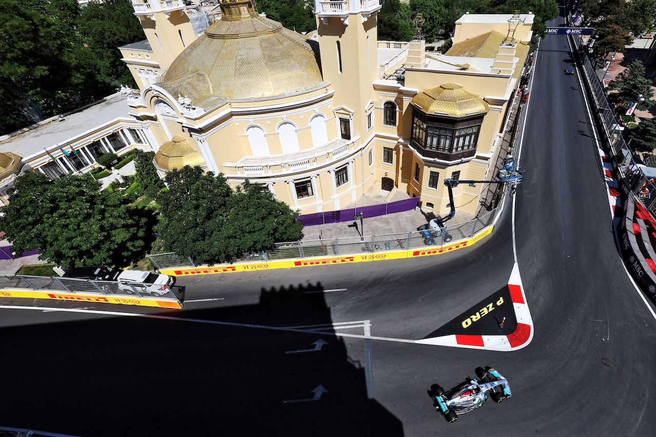 GP AZERBAIJAN, George Russell (GBR) Mercedes AMG F1 W13.
10.06.2022. Formula 1 World Championship, Rd 8, Azerbaijan Grand Prix, Baku Street Circuit, Azerbaijan, Practice Day.
- www.xpbimages.com, EMail: requests@xpbimages.com © Copyright: Bearne / XPB Images