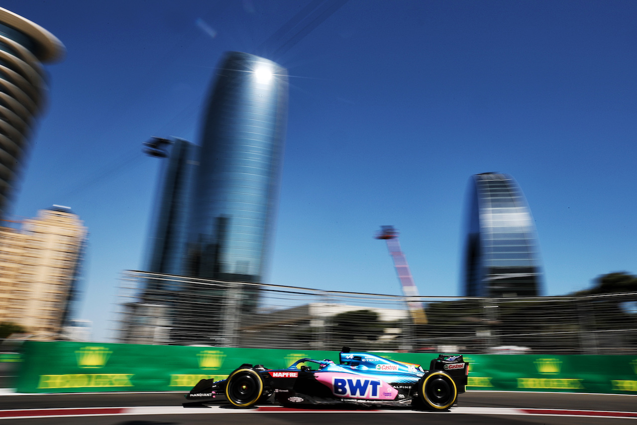 GP AZERBAIJAN, Fernando Alonso (ESP) Alpine F1 Team A522.
10.06.2022. Formula 1 World Championship, Rd 8, Azerbaijan Grand Prix, Baku Street Circuit, Azerbaijan, Practice Day.
 - www.xpbimages.com, EMail: requests@xpbimages.com © Copyright: Coates / XPB Images