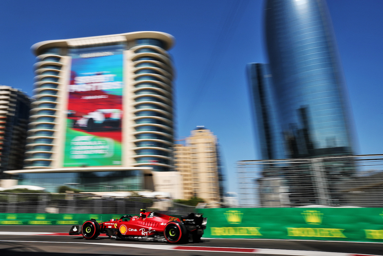 GP AZERBAIJAN, Carlos Sainz Jr (ESP) Ferrari F1-75.
10.06.2022. Formula 1 World Championship, Rd 8, Azerbaijan Grand Prix, Baku Street Circuit, Azerbaijan, Practice Day.
 - www.xpbimages.com, EMail: requests@xpbimages.com © Copyright: Coates / XPB Images