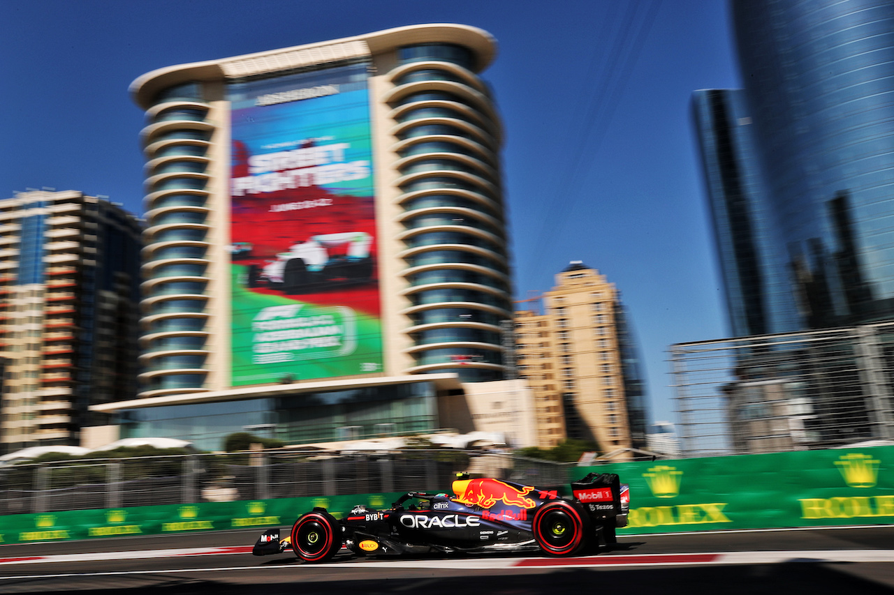 GP AZERBAIJAN, Sergio Perez (MEX) Red Bull Racing RB18.
10.06.2022. Formula 1 World Championship, Rd 8, Azerbaijan Grand Prix, Baku Street Circuit, Azerbaijan, Practice Day.
 - www.xpbimages.com, EMail: requests@xpbimages.com © Copyright: Coates / XPB Images