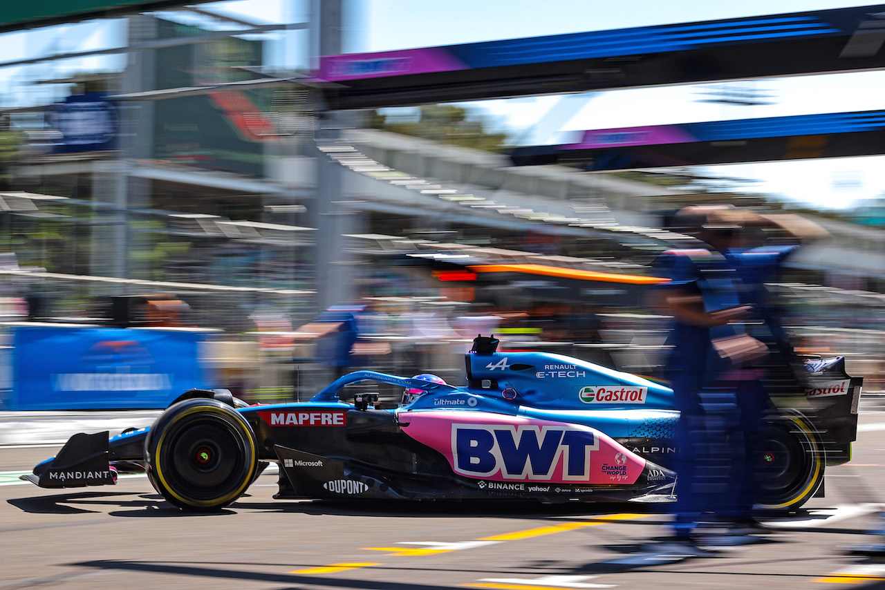 GP AZERBAIJAN, Fernando Alonso (ESP), Alpine F1 Team 
10.06.2022. Formula 1 World Championship, Rd 8, Azerbaijan Grand Prix, Baku Street Circuit, Azerbaijan, Practice Day.
- www.xpbimages.com, EMail: requests@xpbimages.com ¬© Copyright: Charniaux / XPB Images