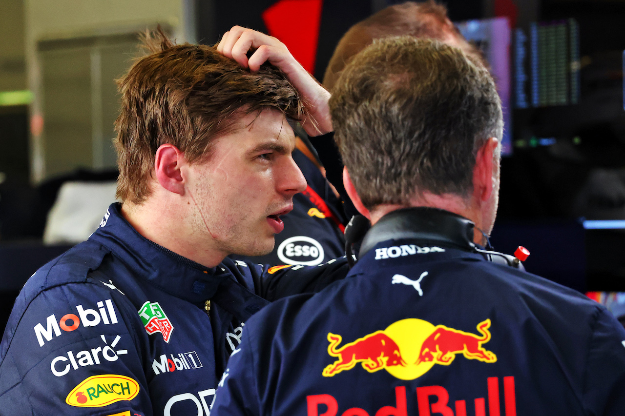 GP AZERBAIJAN, (L to R): Max Verstappen (NLD) Red Bull Racing with Christian Horner (GBR) Red Bull Racing Team Principal.
10.06.2022. Formula 1 World Championship, Rd 8, Azerbaijan Grand Prix, Baku Street Circuit, Azerbaijan, Practice Day.
- www.xpbimages.com, EMail: requests@xpbimages.com © Copyright: Batchelor / XPB Images
