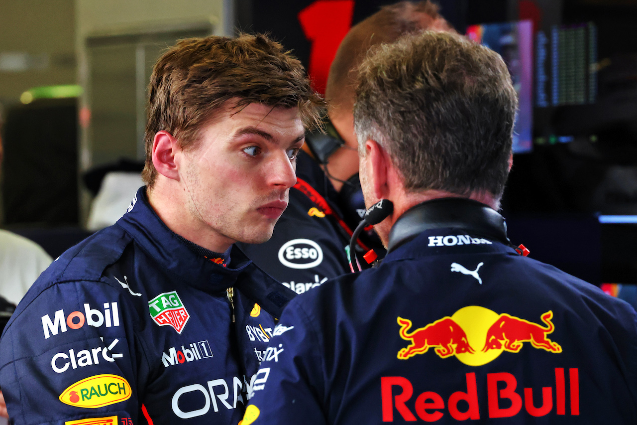 GP AZERBAIJAN, (L to R): Max Verstappen (NLD) Red Bull Racing with Christian Horner (GBR) Red Bull Racing Team Principal.
10.06.2022. Formula 1 World Championship, Rd 8, Azerbaijan Grand Prix, Baku Street Circuit, Azerbaijan, Practice Day.
- www.xpbimages.com, EMail: requests@xpbimages.com © Copyright: Batchelor / XPB Images