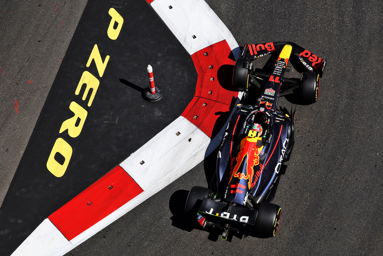 GP AZERBAIJAN, Sergio Perez (MEX) Red Bull Racing RB18.
10.06.2022. Formula 1 World Championship, Rd 8, Azerbaijan Grand Prix, Baku Street Circuit, Azerbaijan, Practice Day.
- www.xpbimages.com, EMail: requests@xpbimages.com © Copyright: Bearne / XPB Images