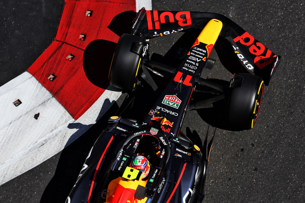 GP AZERBAIJAN, Sergio Perez (MEX) Red Bull Racing RB18.
10.06.2022. Formula 1 World Championship, Rd 8, Azerbaijan Grand Prix, Baku Street Circuit, Azerbaijan, Practice Day.
- www.xpbimages.com, EMail: requests@xpbimages.com © Copyright: Bearne / XPB Images