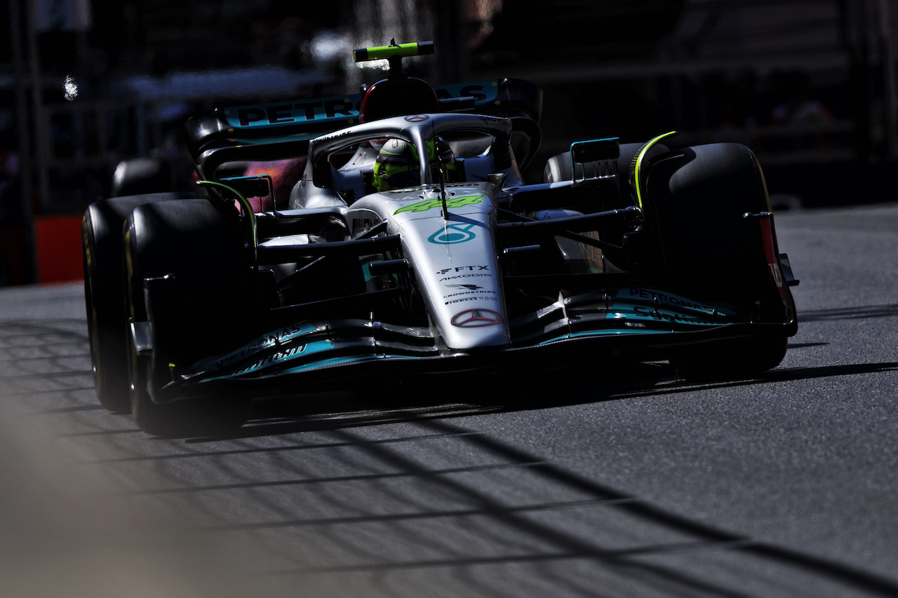GP AZERBAIJAN, Lewis Hamilton (GBR) Mercedes AMG F1 W13.
10.06.2022. Formula 1 World Championship, Rd 8, Azerbaijan Grand Prix, Baku Street Circuit, Azerbaijan, Practice Day.
- www.xpbimages.com, EMail: requests@xpbimages.com © Copyright: Bearne / XPB Images