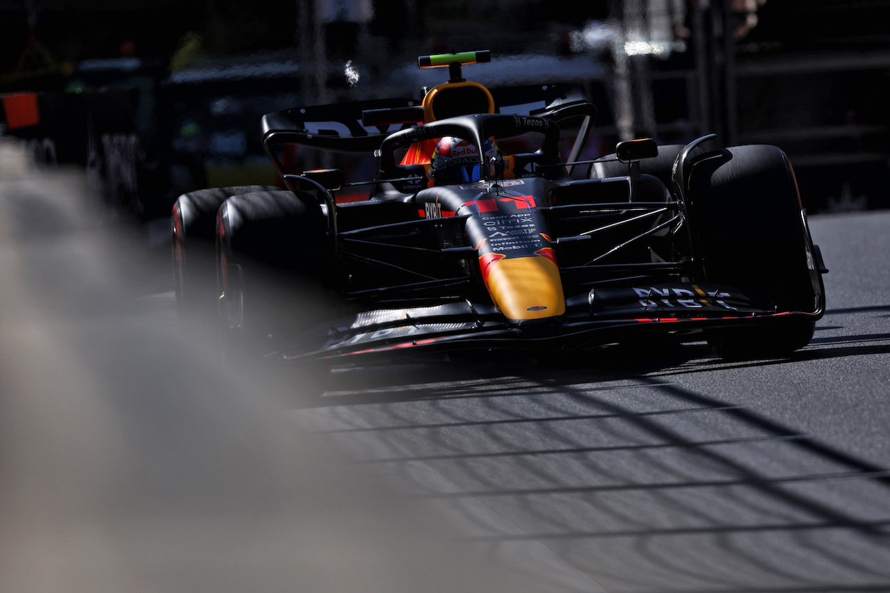 GP AZERBAIJAN, Sergio Perez (MEX) Red Bull Racing RB18.
10.06.2022. Formula 1 World Championship, Rd 8, Azerbaijan Grand Prix, Baku Street Circuit, Azerbaijan, Practice Day.
- www.xpbimages.com, EMail: requests@xpbimages.com © Copyright: Bearne / XPB Images