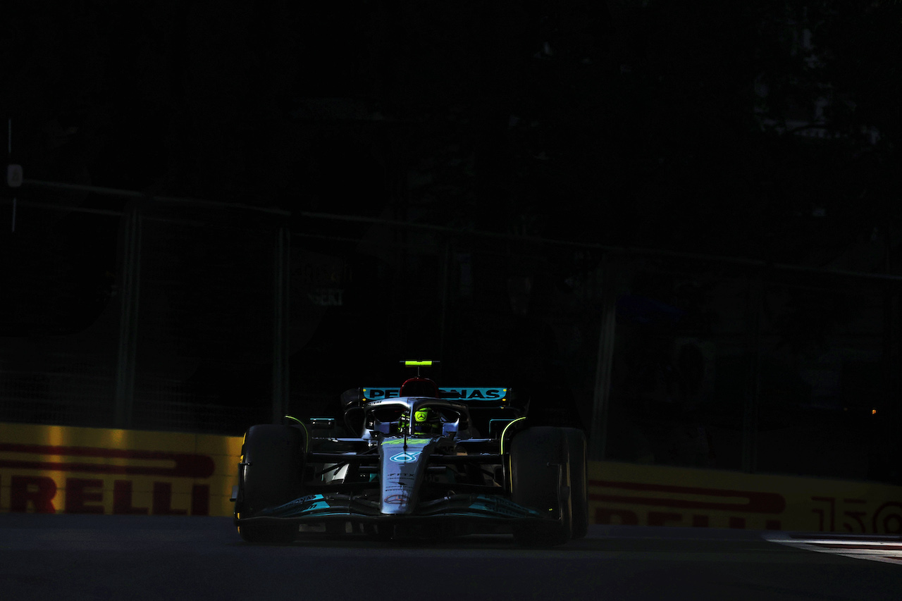GP AZERBAIJAN, Lewis Hamilton (GBR) Mercedes AMG F1 W13.
10.06.2022. Formula 1 World Championship, Rd 8, Azerbaijan Grand Prix, Baku Street Circuit, Azerbaijan, Practice Day.
- www.xpbimages.com, EMail: requests@xpbimages.com © Copyright: Bearne / XPB Images