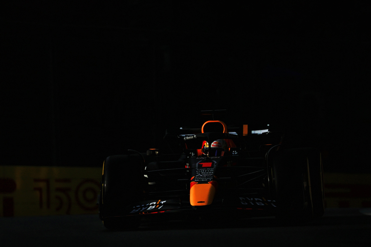 GP AZERBAIJAN, Max Verstappen (NLD) Red Bull Racing RB18.
10.06.2022. Formula 1 World Championship, Rd 8, Azerbaijan Grand Prix, Baku Street Circuit, Azerbaijan, Practice Day.
- www.xpbimages.com, EMail: requests@xpbimages.com © Copyright: Bearne / XPB Images